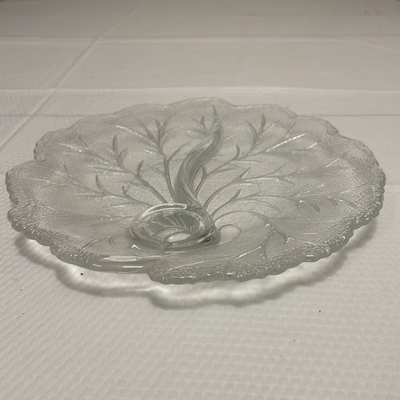 Set of 2 Indiana Glass Company Pebble Leaf Design  Snack Plate - Picture 5 of 6